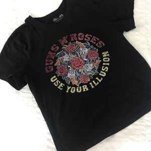 Black crop T-shirt. Guns n roses